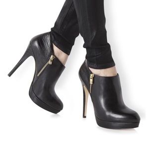 MICHEAL KORS Black Leather Stiletto Ankle Booties